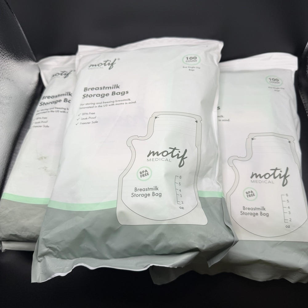 Motif Medical Breast Milk Storage Bags 8oz Single Use Bags 100 count BPA-Free